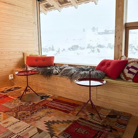 Architect-designed By Rondane * Høvringen