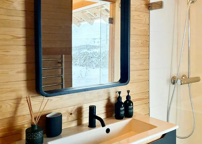 Architect-designed By Rondane Nyaraló *